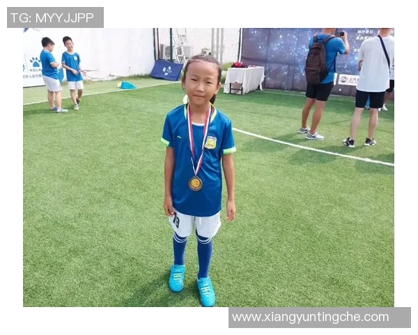 绿茵传奇：一位足球明星的自传与梦想之旅